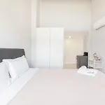 Olala Oriente Suites Iii Pensión *