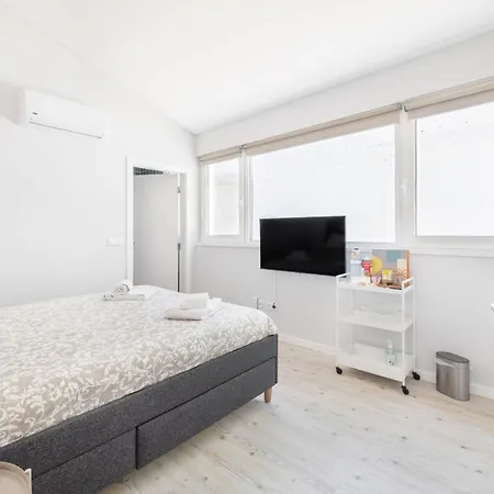 Olala Oriente Suites C Лісабон